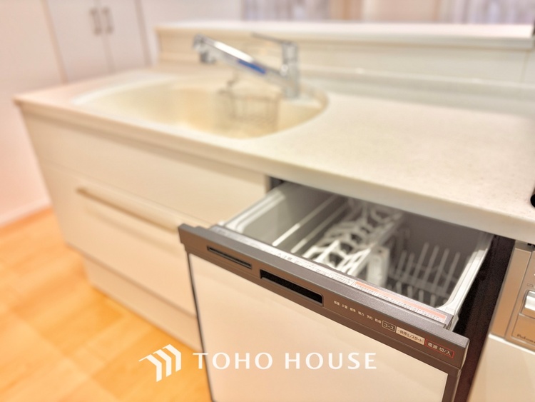 キッチン ◆食洗機◆お子様の面倒を見れる時間が増え時短になります。加えて手荒れも防げてしかも節水が高い為、大変人気があり重宝します。
