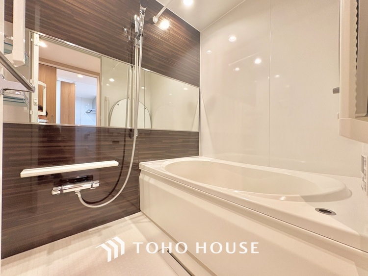 風呂 浴室は一日の疲れを癒す特別な空間。清潔感と快適性で心身ともにリフレッシュできます。