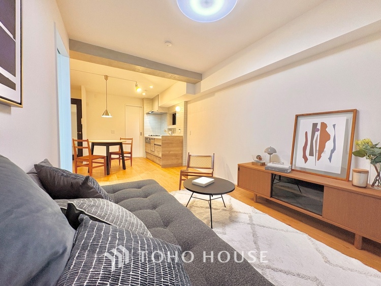 内装 ここにはみんなが集い、食事と楽しい会話が始まる。