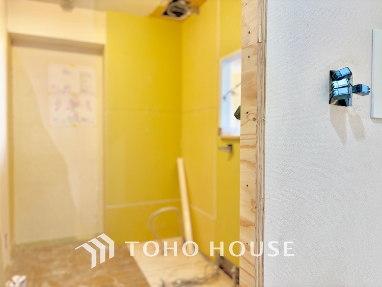 キッチン キッチンは家族の絆を育む大切な空間。シンプルで使い易いシステムキッチンで愉しく作る料理は愛情のある美味しいご馳走に。家族で使える対面式キッチンです。