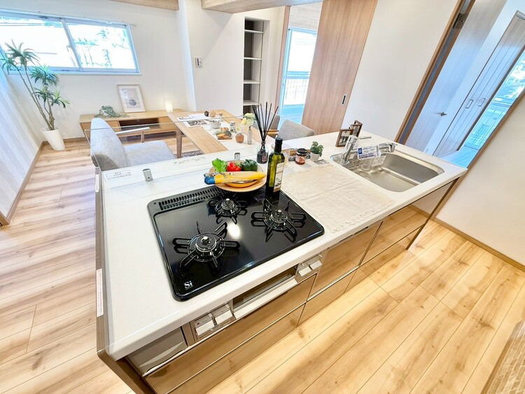 その他 開放感のあるキッチンスペース。調理をしながら、会話も弾みそうですね。