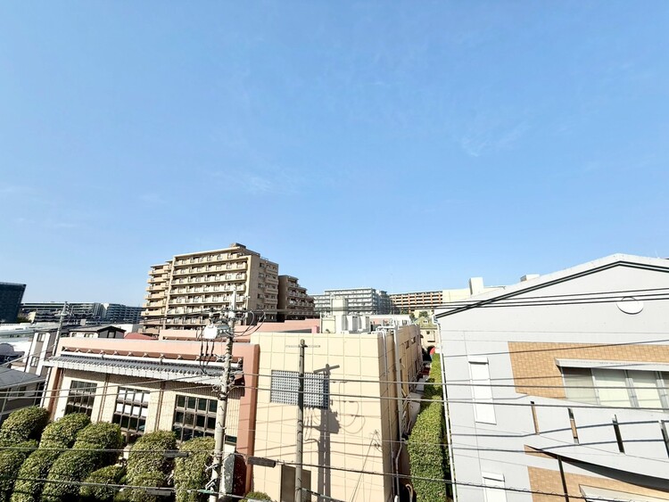 その他 眺望や窓からの景色が良いと、家で過ごす時間も快適です。