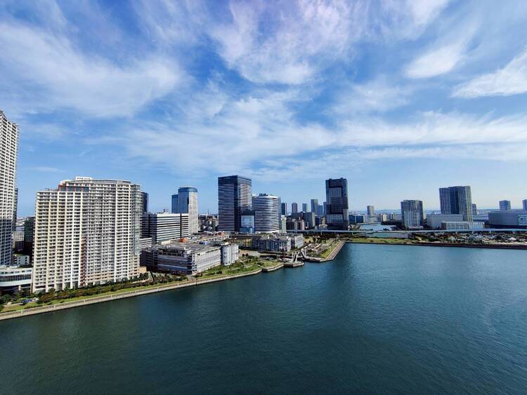 バルコニー 眺望や窓からの景色が良いと、家で過ごす時間も快適です。