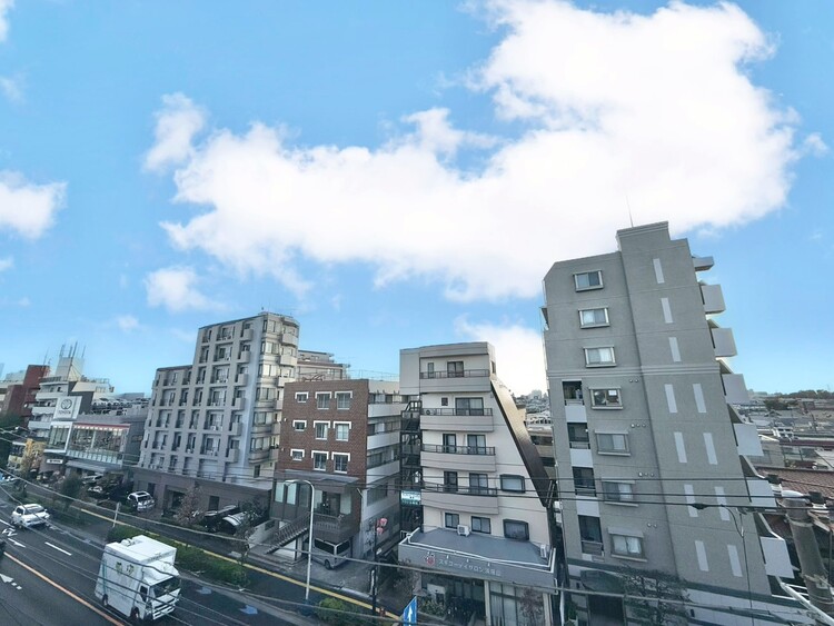 その他 眺望や窓からの景色が良いと、家で過ごす時間も快適です。