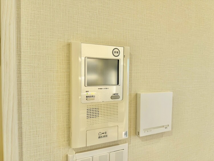 その他 誰が来てもわかる様にモニター付きインターホンを設置。