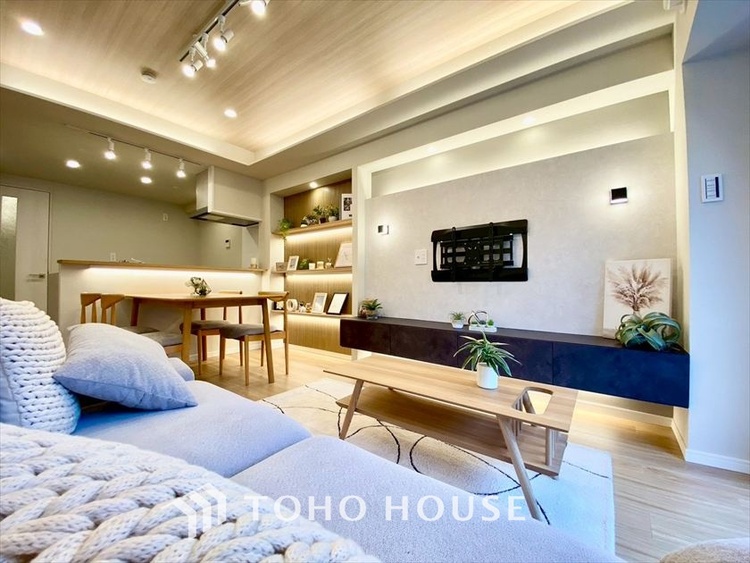 内装 【LIVING】◆住む喜び、楽しさ、感動◆を君と共有したい。いつまでもずっと家族を見渡せるこの広い空間で。