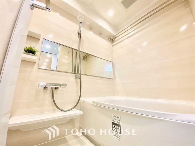 風呂 【BATHROOM】◆プライベートな空間◆simpleだからrelaxできるんです。こころもからだもキレイさっぱり。