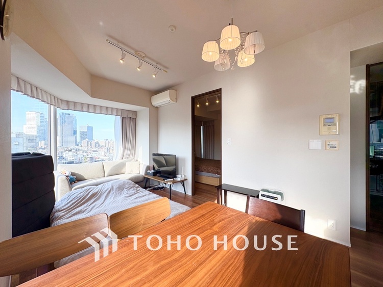 内装 【LIVING】◆煌びやか◆愛おしい家族との団欒の時間をより一層幸せなものに感じさせる煌びやかなLDK。輝かしい毎日が待っています。