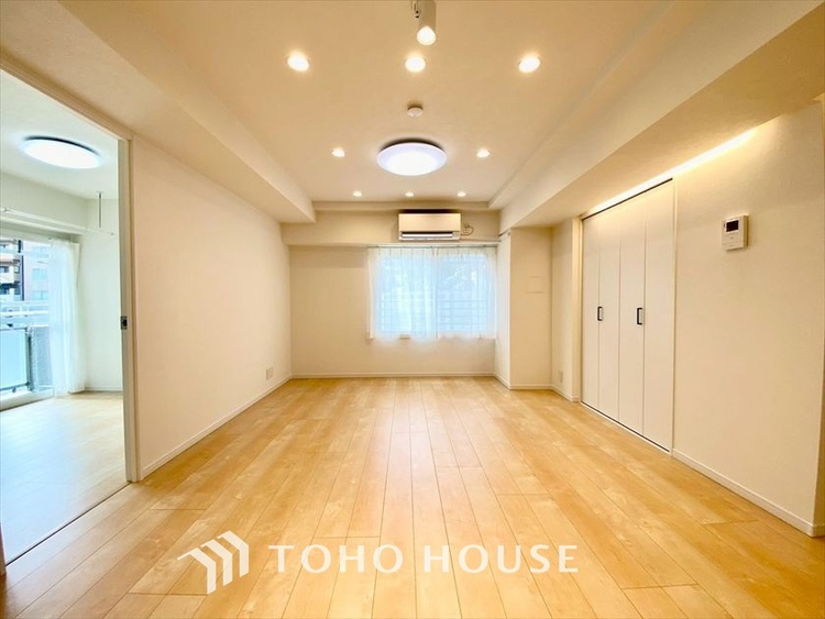 内装 【LIVING】◆眩い◆光が燦々と入り、家族の笑顔を照らす。「いつまでも続いて」と願う夢のような毎日がここにある。