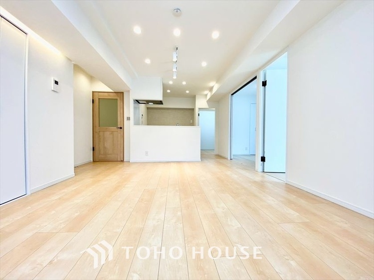 内装 【LIVING】◆住む喜び、楽しさ、感動◆を君と共有したい。いつまでもずっと家族を見渡せるこの広い空間で。