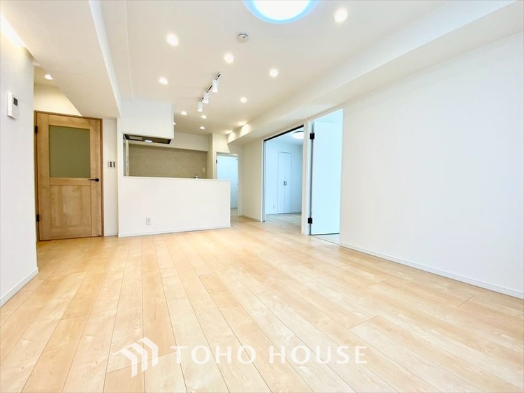 内装 【LIVING】◆Sunshine◆光が燦々と入り、いるだけで気持ちいい。「開放的でゆとりあるお部屋です。」