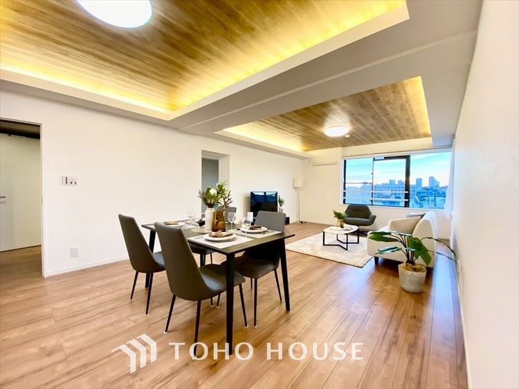 内装 【LIVING】◆煌びやか◆愛おしい家族との団欒の時間をより一層幸せなものに感じさせる煌びやかなLDK。輝かしい毎日が待っています。