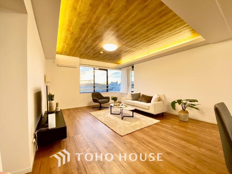 内装 【LIVING】◆眩い◆光が燦々と入り、家族の笑顔を照らす。「いつまでも続いて」と願う夢のような毎日がここにある。