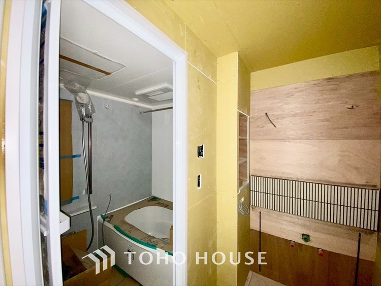 洗面 現在改装中◆快適◆煌びやかな暮らしの中にも忘れたくない快適さ。大きな収納が助けてくれます。