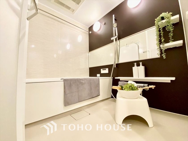 風呂 【BATHROOM】◆プライベートな空間◆simpleだからrelaxできるんです。こころもからだもキレイさっぱり。