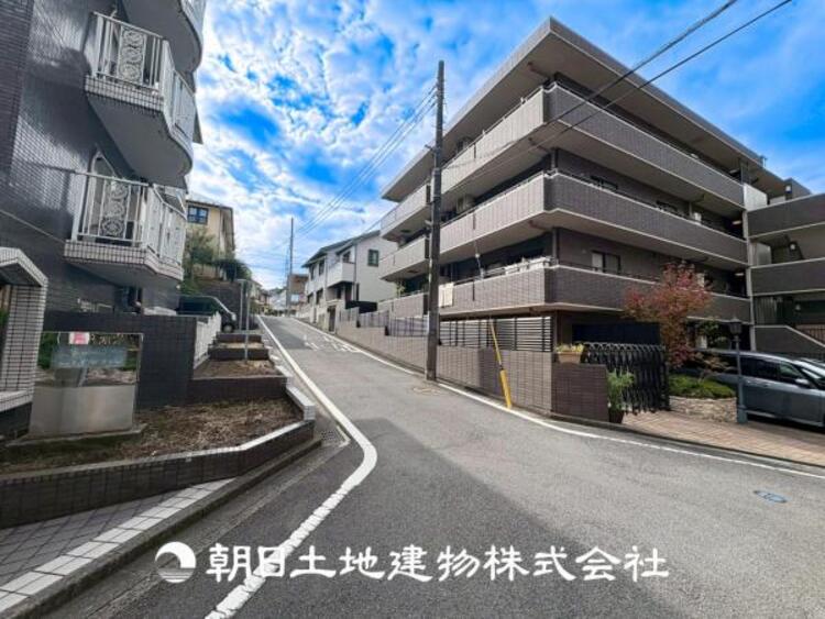 外観 【外観写真】特別な空間はたくさんの光を浴び、風を感じ、暮らしの時間を豊かにしてくれます。デザインされた空間と充実した建物と共に大切な家族の思い出を刻んでいきます