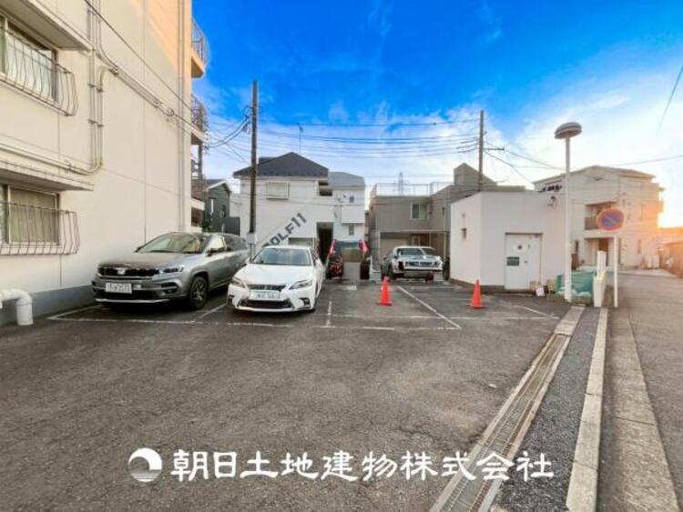 その他 【駐車場】敷地内駐車場。日々の暮らしをスムーズにするため大事なスペースです。