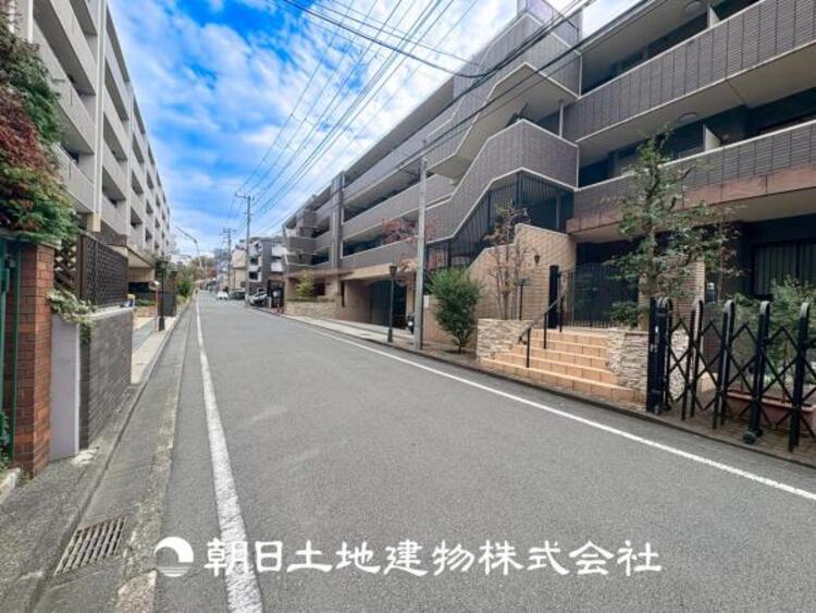 外観 【外観写真】温かい太陽を感じる事ができるのは、目の前に遮るものが無いから。彼方に広がる風景が絵画のように広がります。