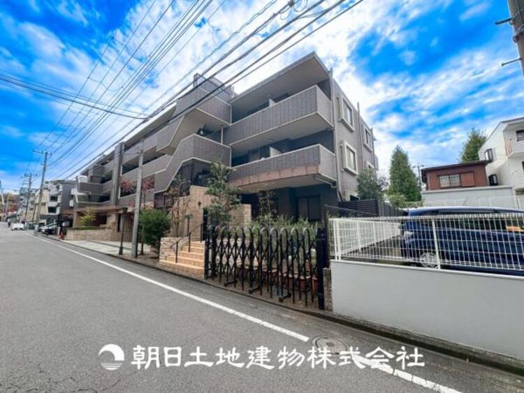 外観 【外観写真】太陽って自分だけのもの。そう勘違いさせる程たまらない空間です。プライベート性の高い空間を楽しむと同時に朝焼けや星空を見ることで癒しを得ることが出来ます