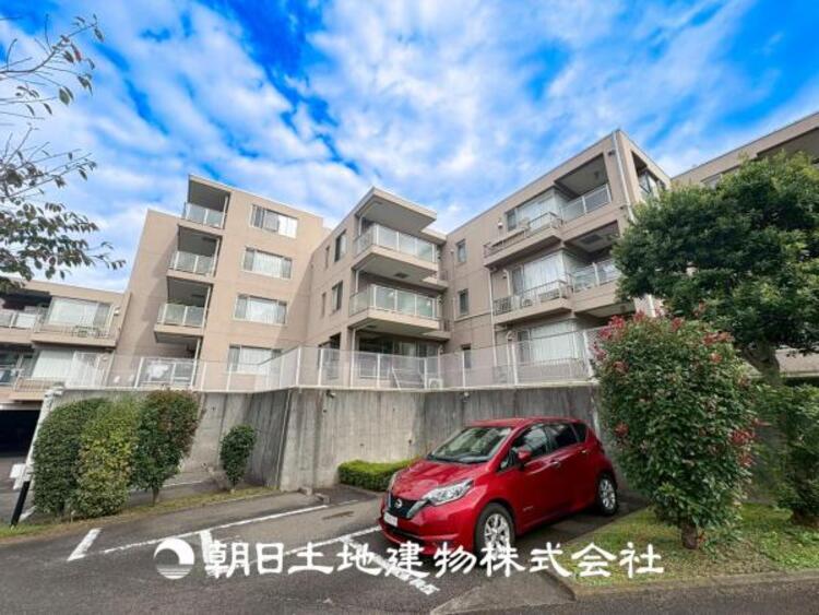 外観 【外観写真】特別な空間はたくさんの光を浴び、風を感じ、暮らしの時間を豊かにしてくれます。デザインされた空間と充実した建物と共に大切な家族の思い出を刻んでいきます