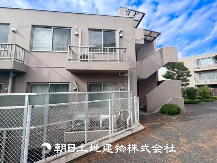 外観 【外観写真】太陽に愛された家。陽当り・通風に優れた魅力的で快適さを追求した住宅です。ここに住むからこそ意味がある。そんな特別感に浸りながら、毎日をお過ごし下さい。