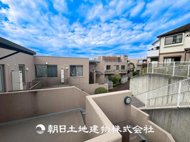 外観 【外観写真】太陽って自分だけのもの。そう勘違いさせる程たまらない空間です。プライベート性の高い空間を楽しむと同時に朝焼けや星空を見ることで癒しを得ることが出来ます