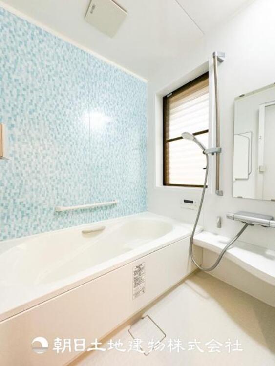 風呂 1日の疲れを癒すバスタイム。心地よいリラックスを叶える独立した美しい空間です。