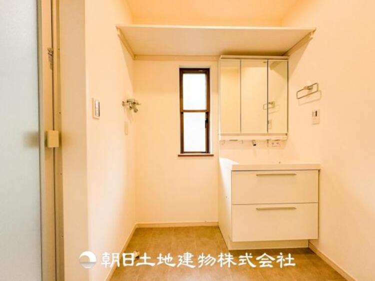 洗面 慌ただしい1日が始まり、充実した1日の終わりを締めくくる洗面所。