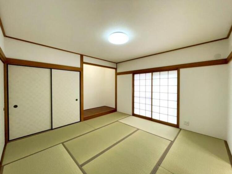 内装 ご家族がのびのびとくつろげる、8帖のゆとりある和室です。