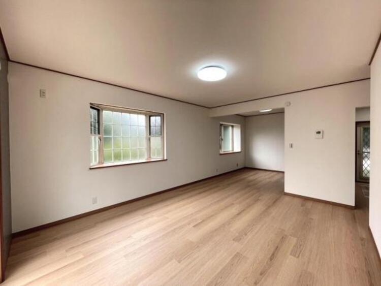 居間 食と憩いの場がゆるやかに続く、家族の存在を感じられるLDKです