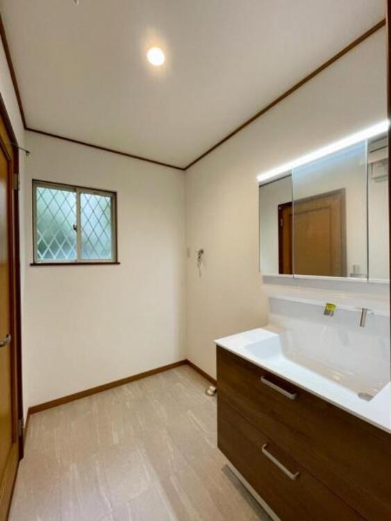 洗面 忙しい朝にも落ち着いて身支度ができるゆとりある洗面スペース