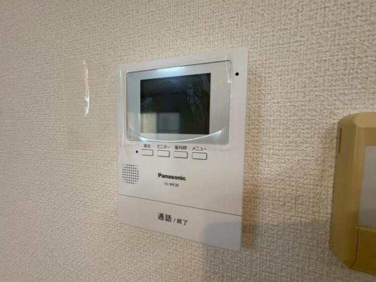 設備 お子様のお留守番時も、鍵の開錠前に確認ができ安心のモニターインターホン。 
