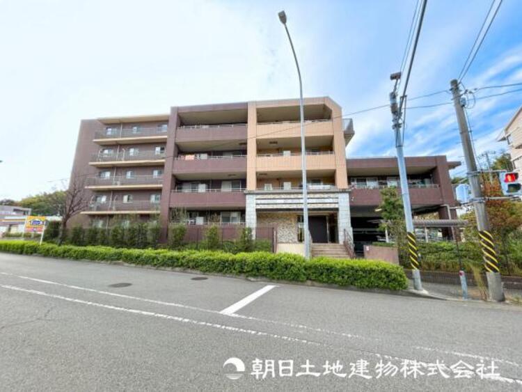 外観 【外観・立地】表現された空間はたくさんの光を浴び、風を感じ、暮らしを豊かにしてくれます。家族の思い出を刻んでいきます。