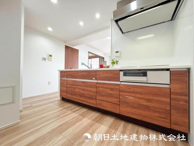 キッチン 【キッチン】高級感のあるシックなキッチンでコーディネイトしました。お料理にもひと工夫したくなるそんなキッチンです。