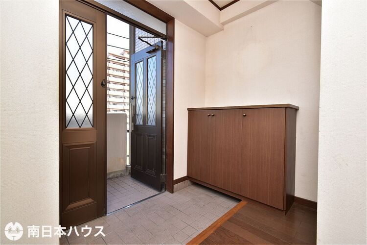 玄関 【住居部分3階　玄関】