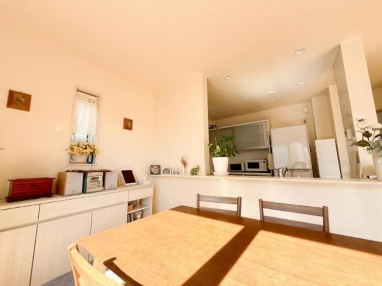 居間 ご見学予約はお気軽にお問合せください。