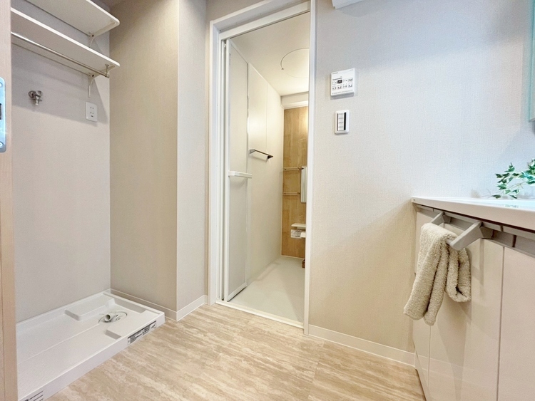 洗面 清潔感と心地よさを重視した、上質感漂うパウダールーム。