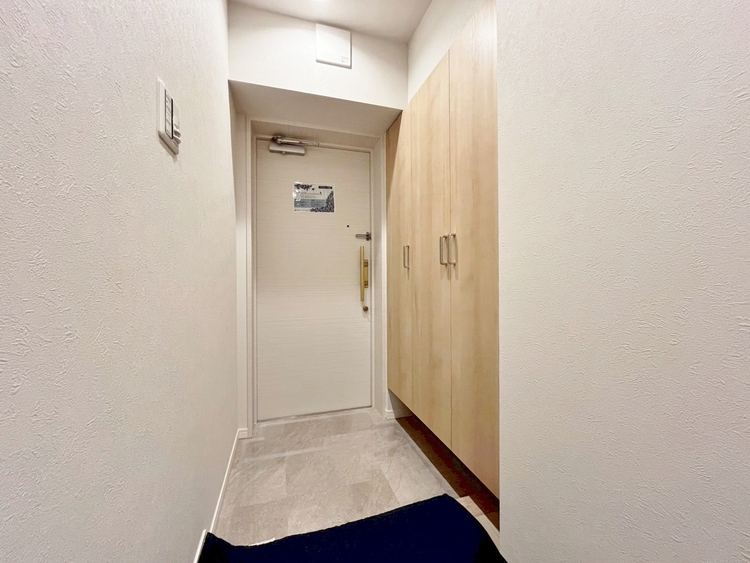 玄関 シューズボックスを完備した玄関です。