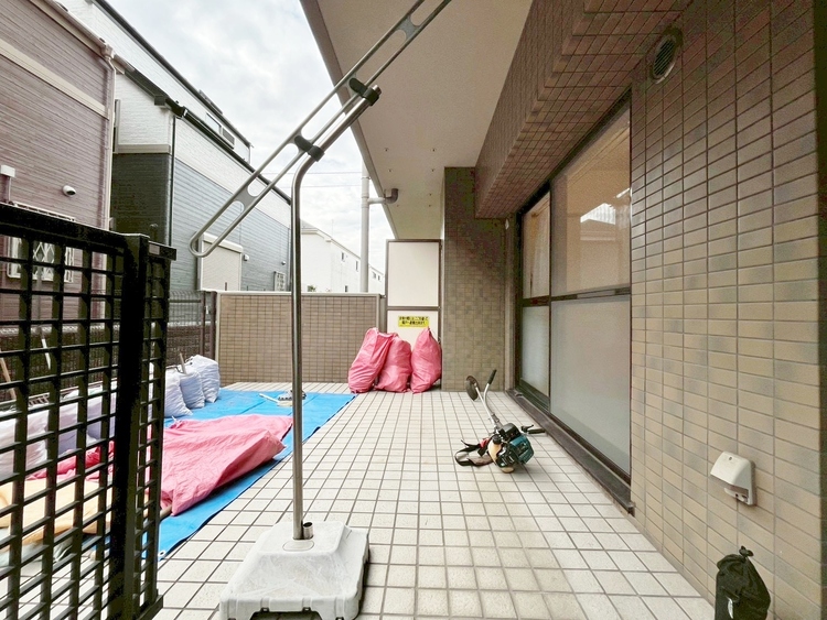 バルコニー 暮らしの中で、光と風を演出してくれるバルコニー。