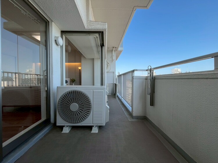 バルコニー 暮らしの中で、光と風を演出してくれるバルコニー。