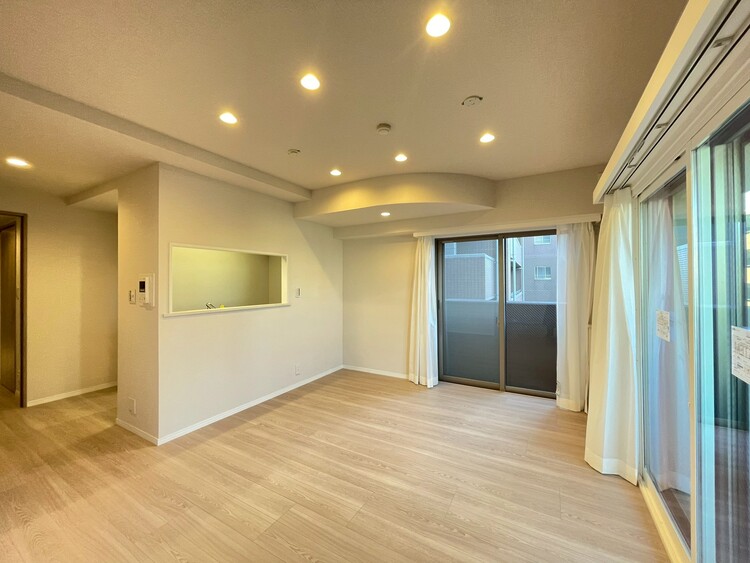 居間 居心地の良い空気感は、暮らしのステージを彩り、心からのやすらぎと満足感を与えてくれます。