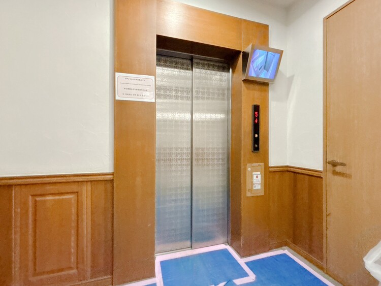 設備 エレベーターの管理も、きちんと行き届いてます。