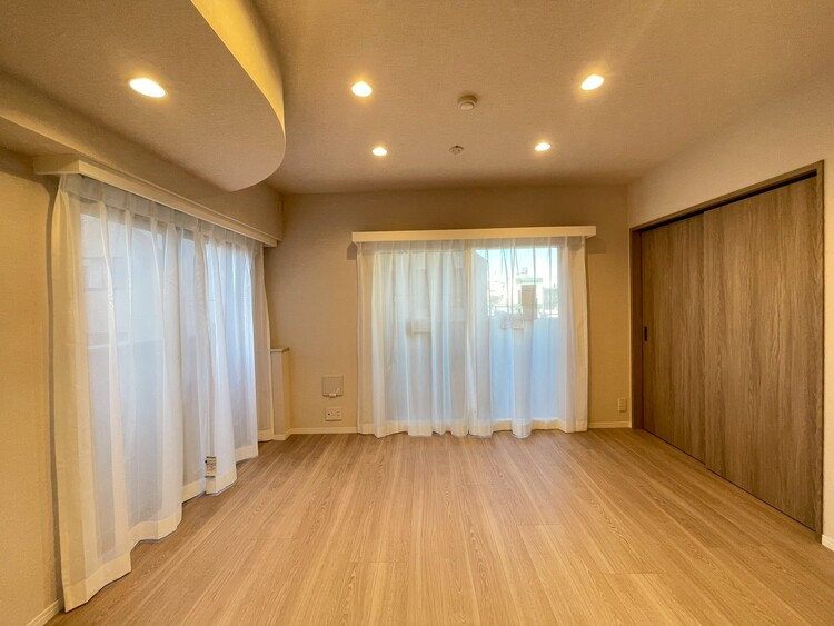 居間 飾り過ぎないシンプルな内装と偏り過ぎないデザインで統一しました。