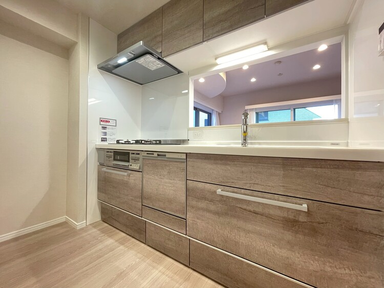 キッチン スマートな意匠と充実の機能を備えたキッチンが、暮らしにおいしい彩りを添えます。