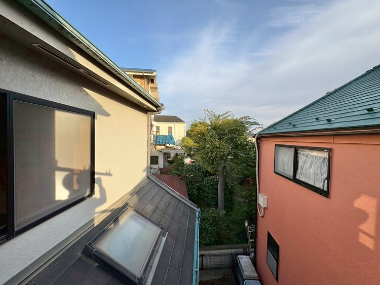 バルコニー 頬をなでる、優しい風を感じることが出来ます。