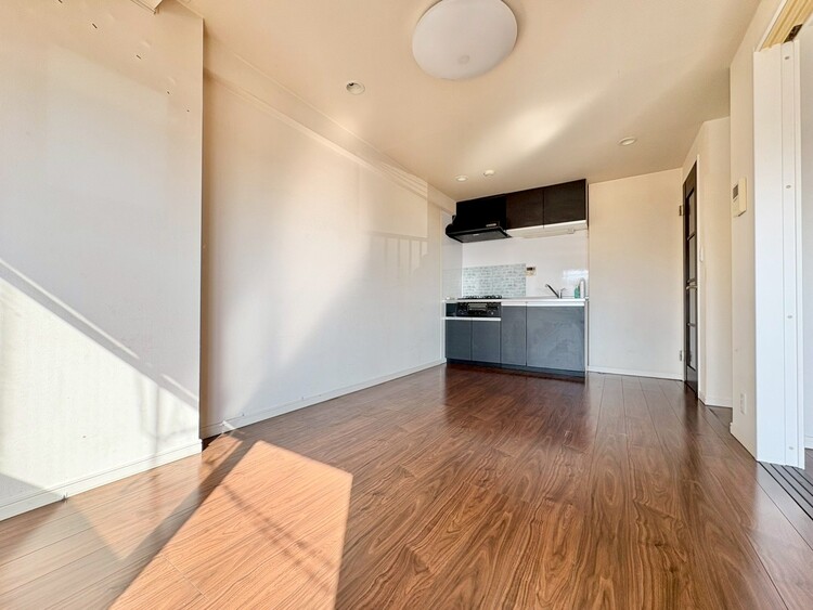 居間 快適に過ごす毎日を求めて、暮らしの中でご自身の「マイホーム」に創り上げてください。