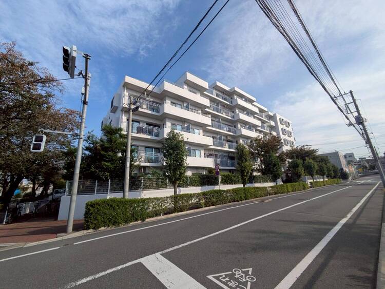 外観 資料には掲載していない情報が、現地にはたくさんあります。是非一度、現地をご確認ください。