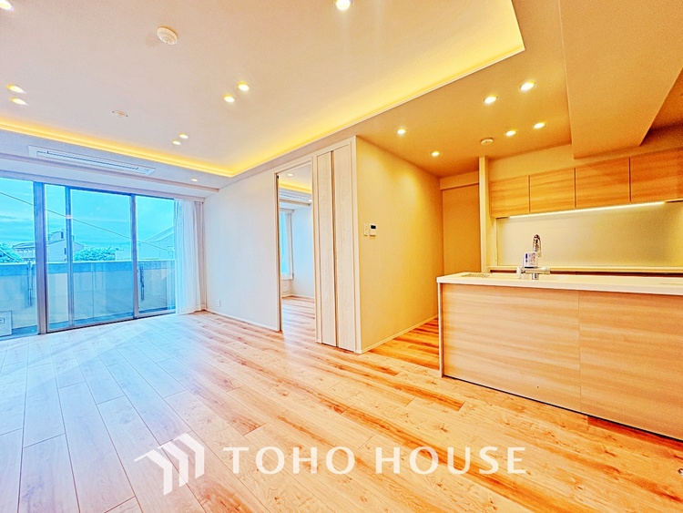 内装 お子様の面倒を見れる時間が増え時短になります。加えて手荒れも防げてしかも節水が高い為、大変人気があり重宝します。