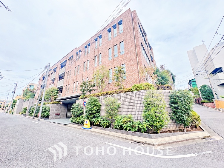 外観 漂う上質な空気感、マンションに入れば「おかえりなさい」と笑顔で迎えてくれるエントランス。最良の心配りを感じるマンションでした。