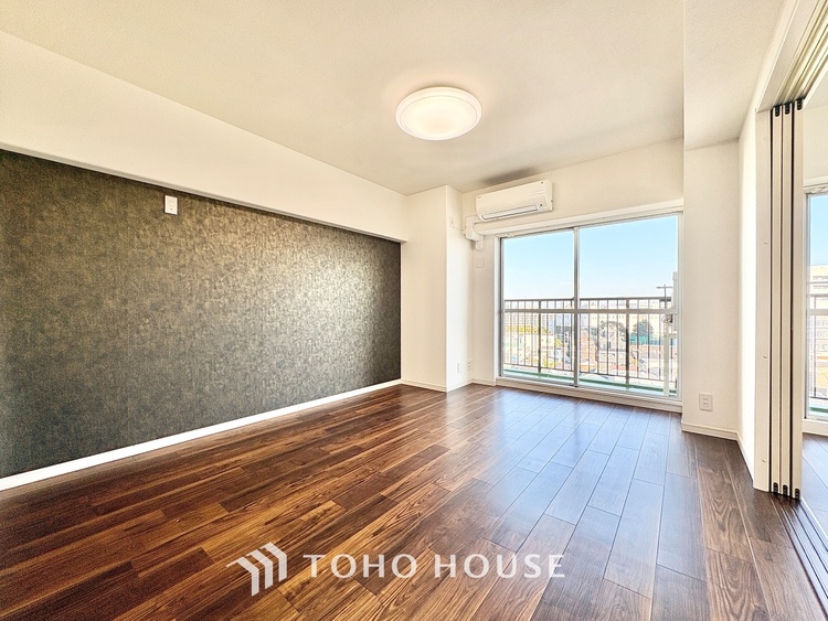 内装 ◆瀟洒な空間◆落ち着きのある彩が見事に調和させた瀟洒な空間を演出。ここに集まる家族の会話と笑顔が絶え間なく続く幸せな空間。